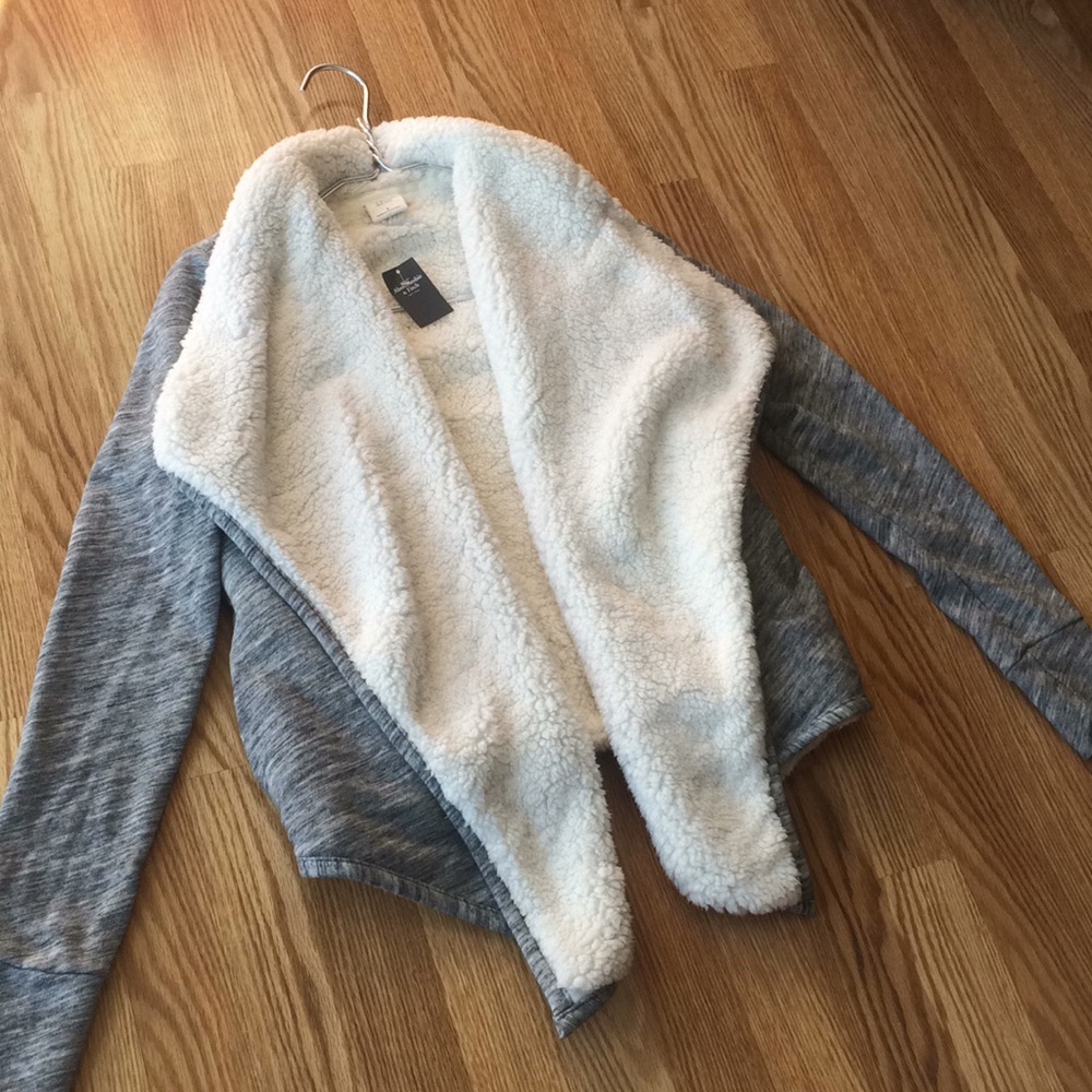 Abercrombie & Fitch sweater